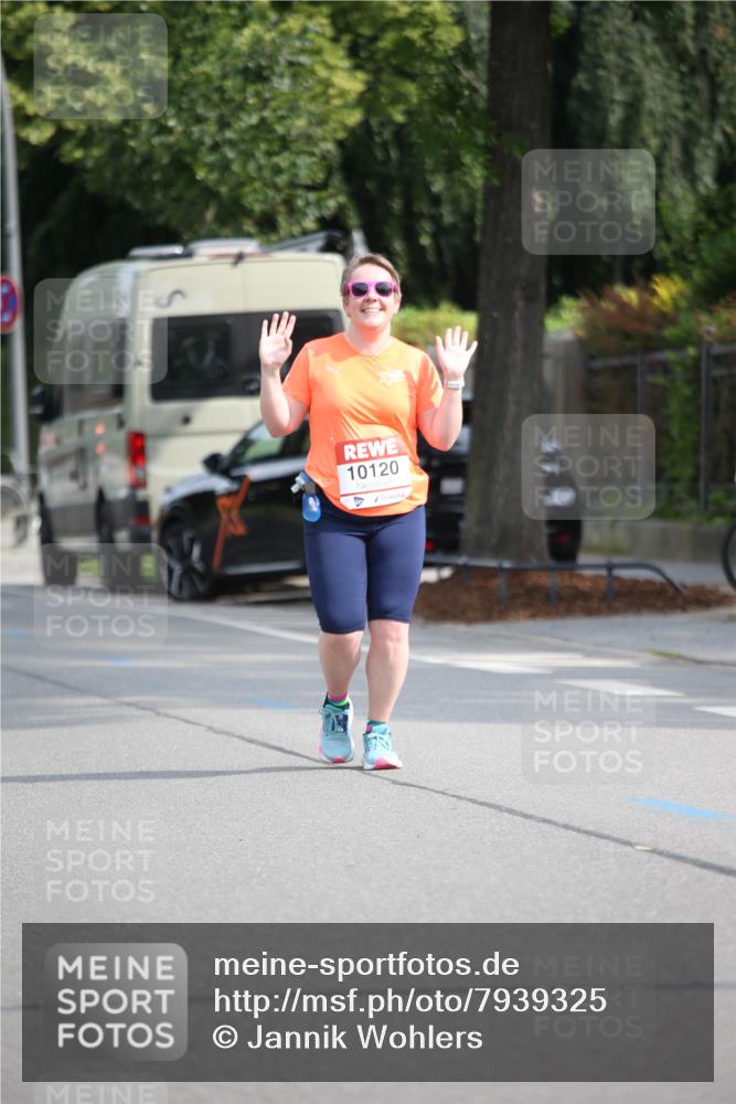 15.06.2025 - REWE Women's Run Jannik Wohlers http://msf.ph/oto/7939325 15.06.2025 09:57:32 Laufen 10120 meine-sportfotos.de