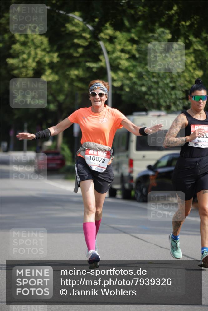 15.06.2025 - REWE Women's Run Jannik Wohlers http://msf.ph/oto/7939326 15.06.2025 08:44:46 Laufen 10872 meine-sportfotos.de