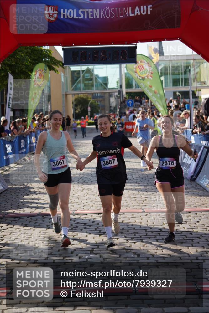 13.06.2025 - Holstenköstenlauf Felixshl http://msf.ph/oto/7939327 13.06.2025 18:06:11 Laufen 2576, 2626, 2915, 3035, 3661, 3667, 3679 meine-sportfotos.de