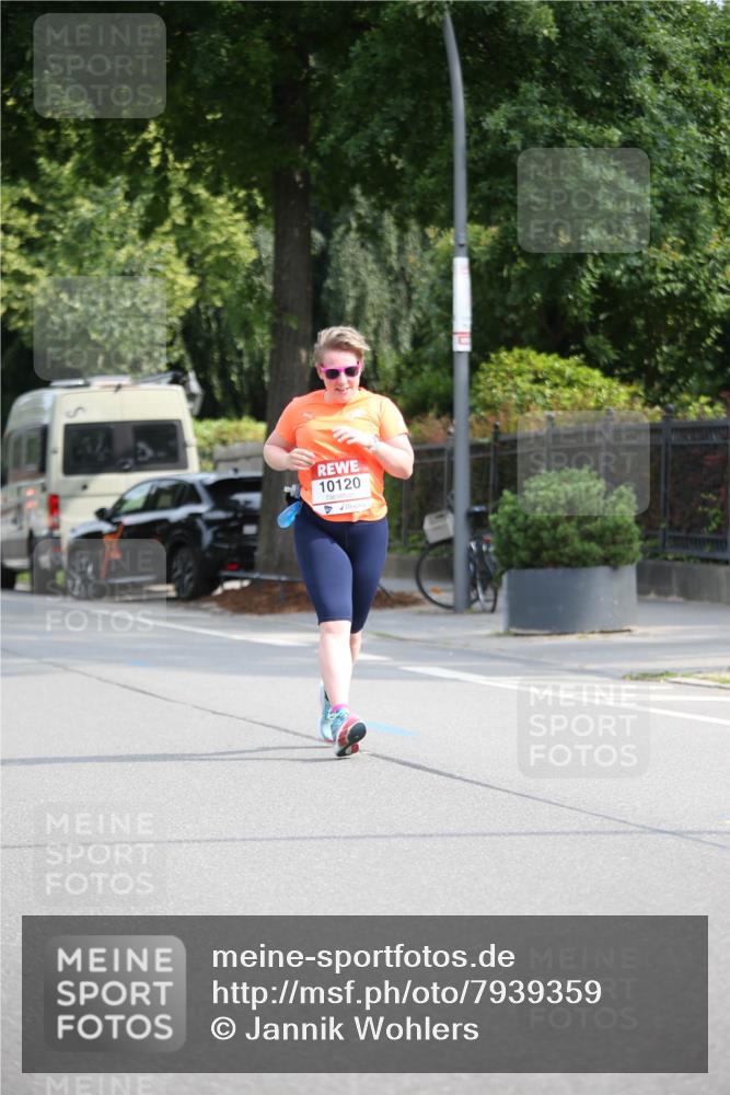 15.06.2025 - REWE Women's Run Jannik Wohlers http://msf.ph/oto/7939359 15.06.2025 09:57:34 Laufen 10120 meine-sportfotos.de