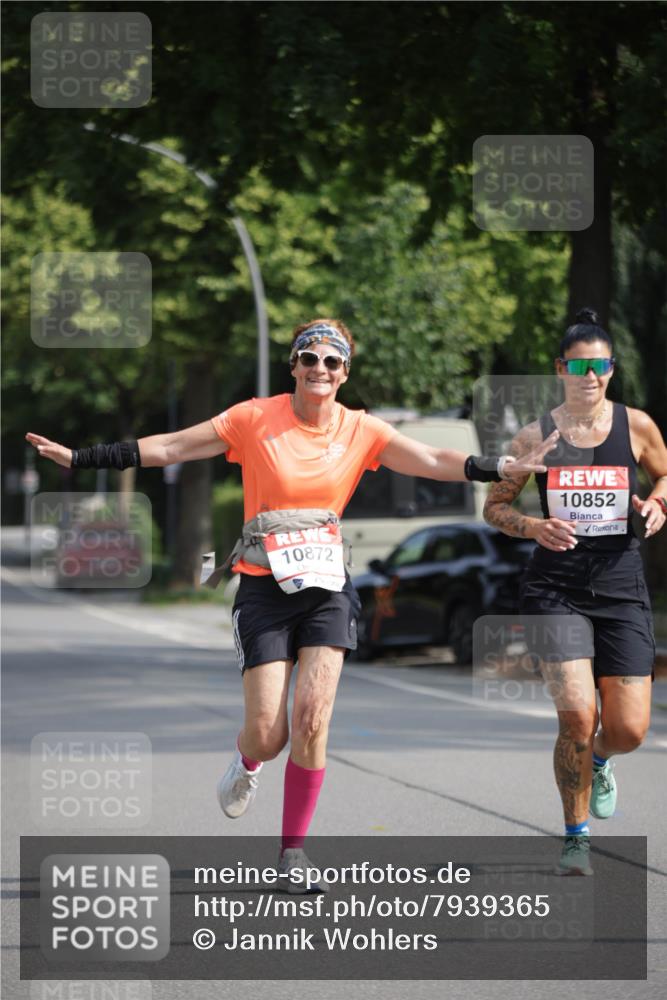 15.06.2025 - REWE Women's Run Jannik Wohlers http://msf.ph/oto/7939365 15.06.2025 08:44:47 Laufen 10872, 10852 meine-sportfotos.de