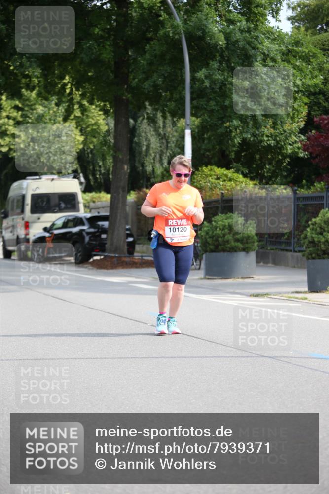 15.06.2025 - REWE Women's Run Jannik Wohlers http://msf.ph/oto/7939371 15.06.2025 09:57:34 Laufen 10120 meine-sportfotos.de