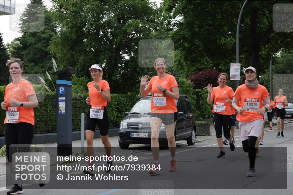 15.06.2025 - REWE Women's Run Jannik Wohlers http://msf.ph/oto/7939384 15.06.2025 08:27:29 Laufen 10090, 10857, 1043, 10868, 10563, 10218, 10522 meine-sportfotos.de