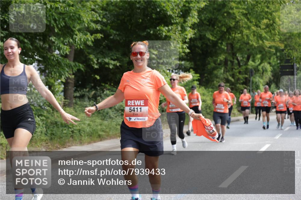 15.06.2025 - REWE Women's Run Jannik Wohlers http://msf.ph/oto/7939433 15.06.2025 10:14:43 Laufen 5411 meine-sportfotos.de