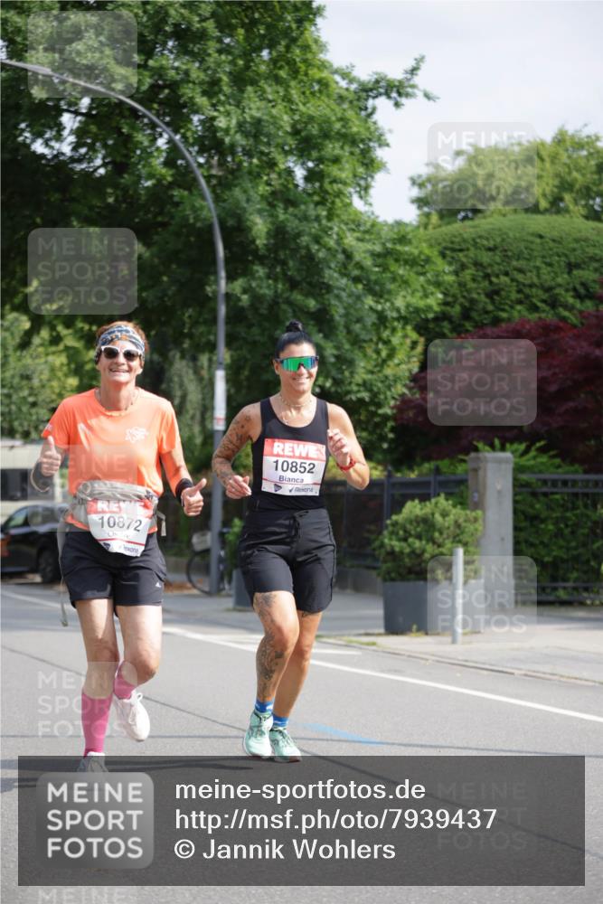 15.06.2025 - REWE Women's Run Jannik Wohlers http://msf.ph/oto/7939437 15.06.2025 08:44:48 Laufen 10872, 10852 meine-sportfotos.de
