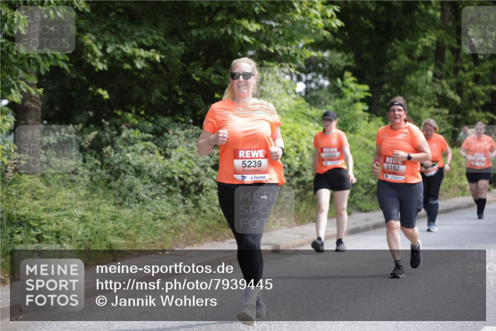 15.06.2025 - REWE Women's Run Jannik Wohlers http://msf.ph/oto/7939445 15.06.2025 10:14:44 Laufen 5480, 5239, 5192 meine-sportfotos.de