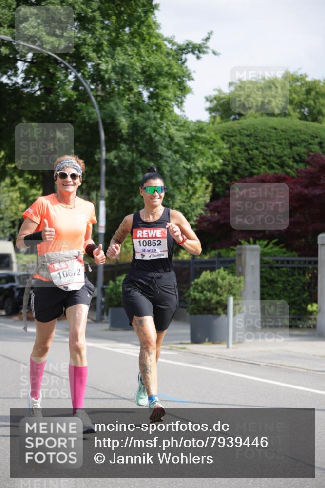 15.06.2025 - REWE Women's Run Jannik Wohlers http://msf.ph/oto/7939446 15.06.2025 08:44:48 Laufen 10872, 10852 meine-sportfotos.de