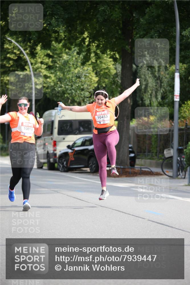 15.06.2025 - REWE Women's Run Jannik Wohlers http://msf.ph/oto/7939447 15.06.2025 09:57:38 Laufen 10811, 10453 meine-sportfotos.de