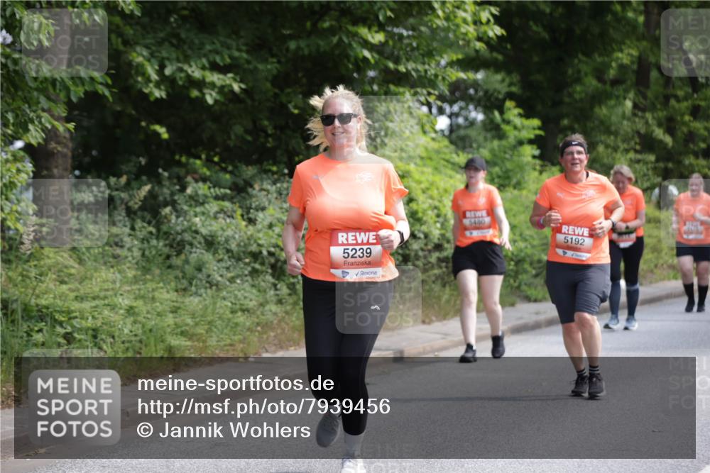15.06.2025 - REWE Women's Run Jannik Wohlers http://msf.ph/oto/7939456 15.06.2025 10:14:44 Laufen 5239, 5480, 5192 meine-sportfotos.de