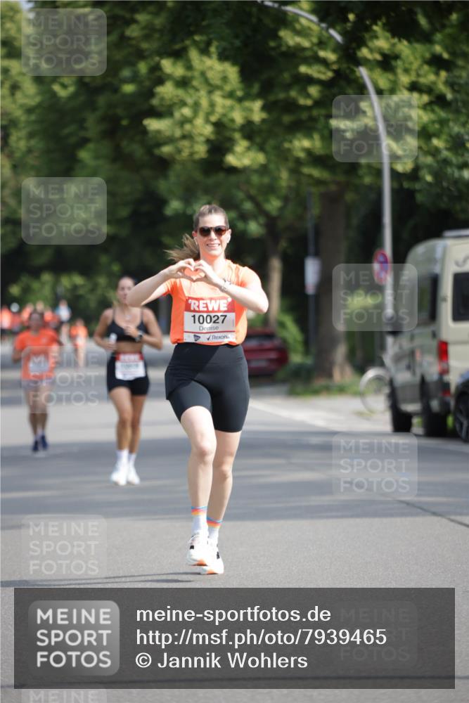 15.06.2025 - REWE Women's Run Jannik Wohlers http://msf.ph/oto/7939465 15.06.2025 08:44:50 Laufen 10027 meine-sportfotos.de