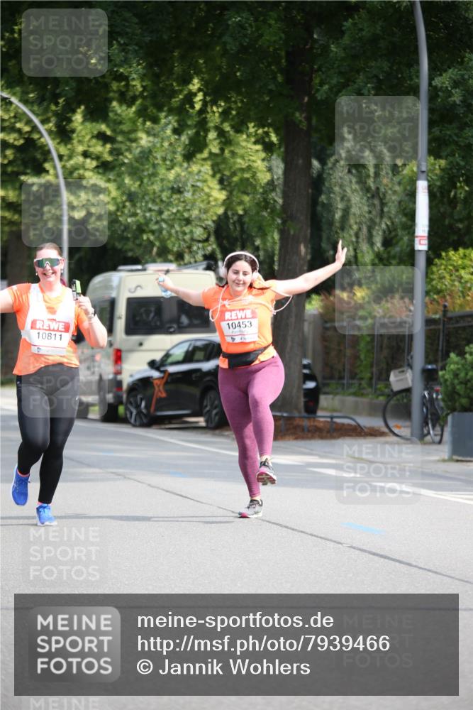 15.06.2025 - REWE Women's Run Jannik Wohlers http://msf.ph/oto/7939466 15.06.2025 09:57:38 Laufen 10811, 10453 meine-sportfotos.de