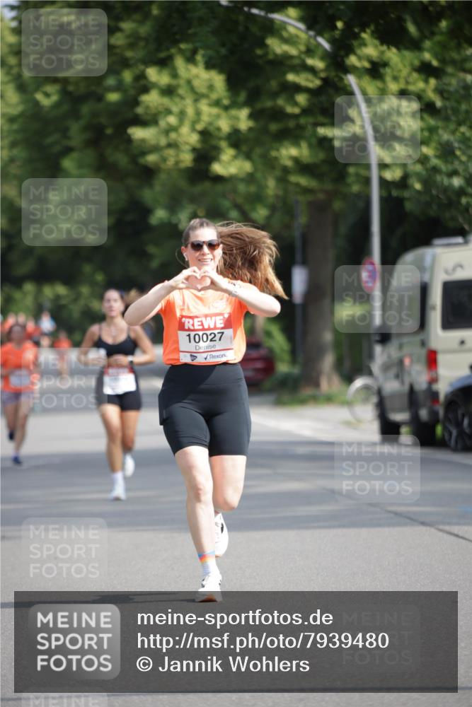 15.06.2025 - REWE Women's Run Jannik Wohlers http://msf.ph/oto/7939480 15.06.2025 08:44:51 Laufen 10027 meine-sportfotos.de