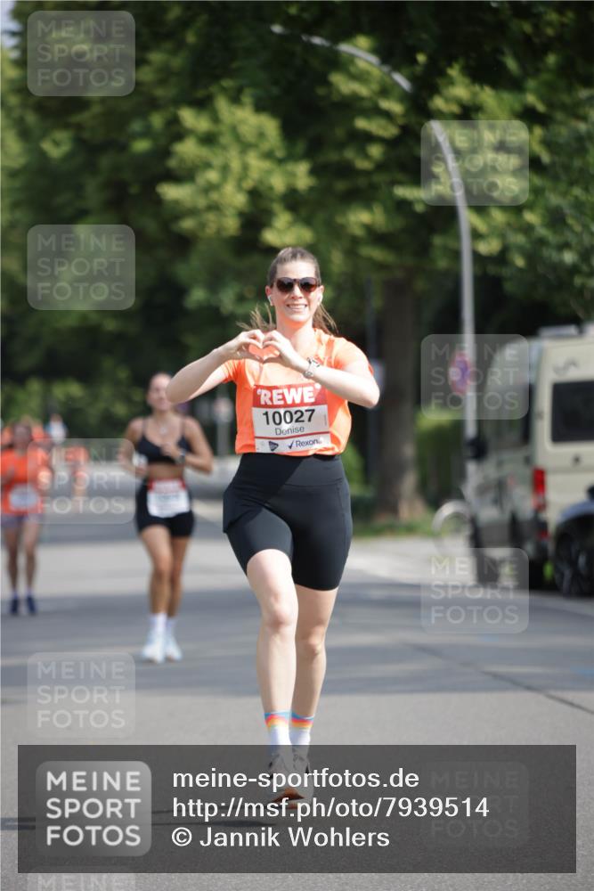 15.06.2025 - REWE Women's Run Jannik Wohlers http://msf.ph/oto/7939514 15.06.2025 08:44:51 Laufen 10027 meine-sportfotos.de