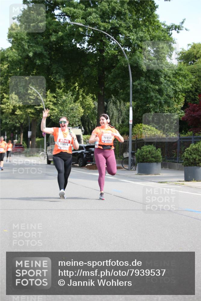 15.06.2025 - REWE Women's Run Jannik Wohlers http://msf.ph/oto/7939537 15.06.2025 09:57:39 Laufen 10453, 10811 meine-sportfotos.de