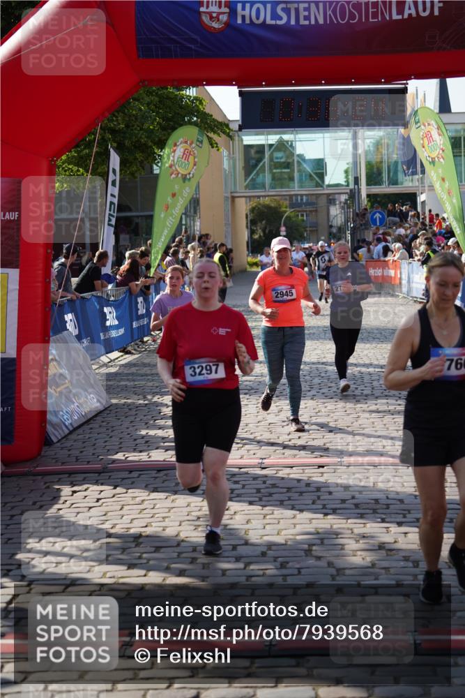 13.06.2025 - Holstenköstenlauf Felixshl http://msf.ph/oto/7939568 13.06.2025 18:06:25 Laufen 2943, 2945, 3297, 3760 meine-sportfotos.de