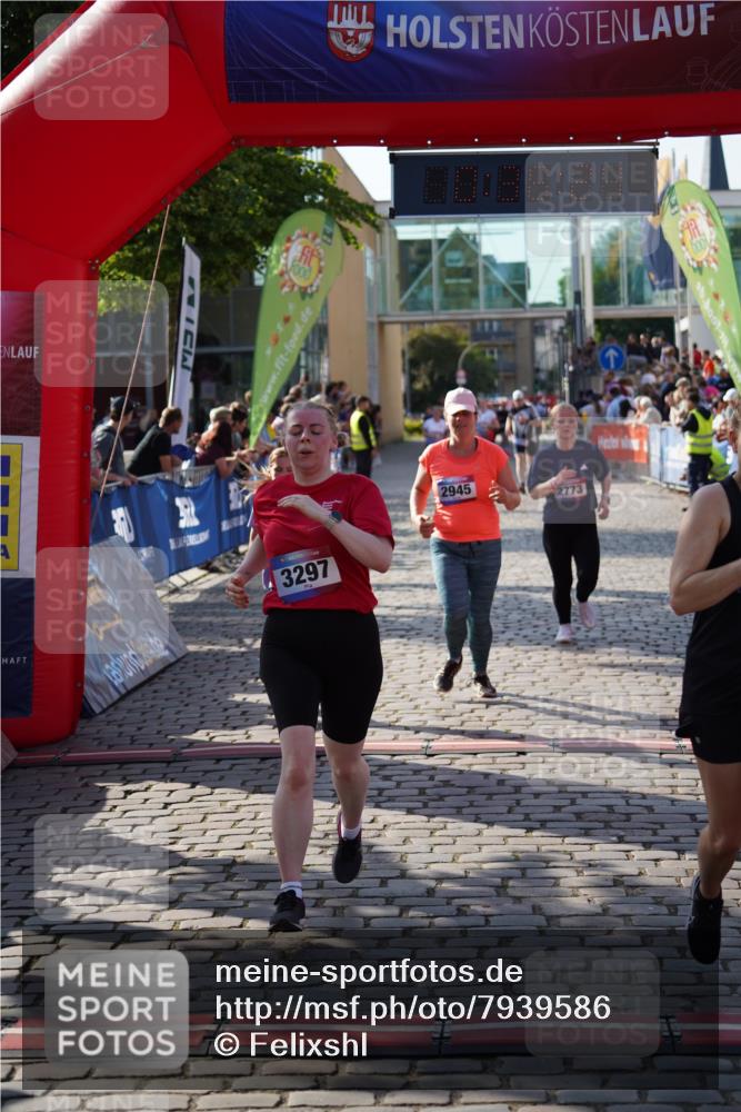 13.06.2025 - Holstenköstenlauf Felixshl http://msf.ph/oto/7939586 13.06.2025 18:06:25 Laufen 2943, 2945, 3297, 3760 meine-sportfotos.de