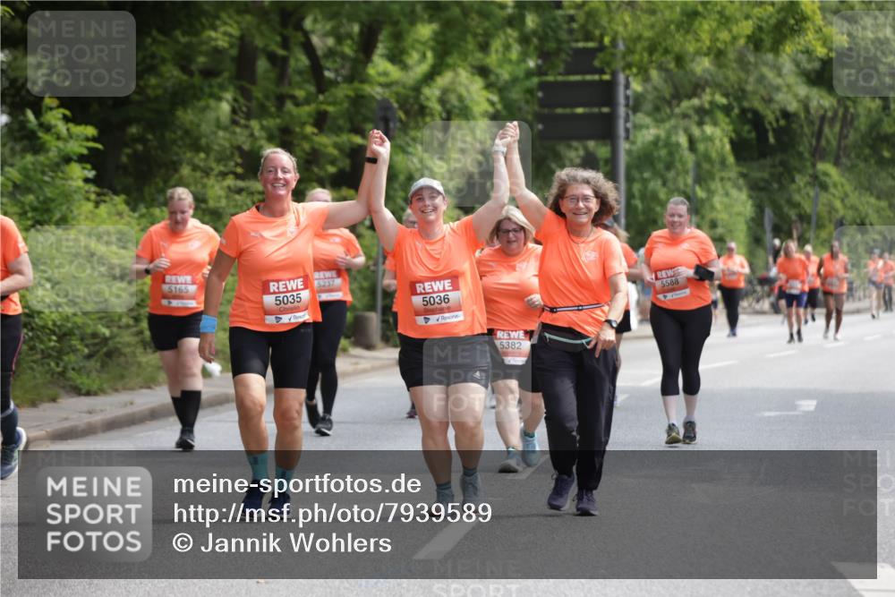 15.06.2025 - REWE Women's Run Jannik Wohlers http://msf.ph/oto/7939589 15.06.2025 10:14:48 Laufen 5165, 5237, 5035, 5036, 5382, 5588 meine-sportfotos.de