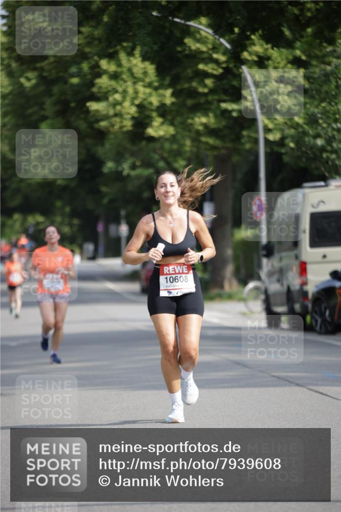 15.06.2025 - REWE Women's Run Jannik Wohlers http://msf.ph/oto/7939608 15.06.2025 08:44:54 Laufen 10608 meine-sportfotos.de