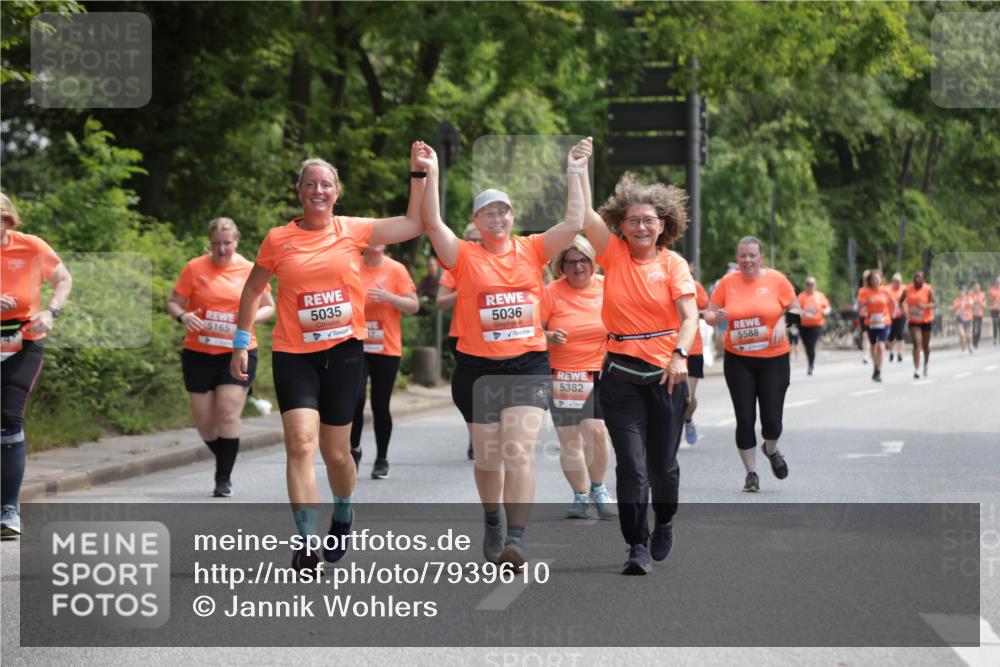 15.06.2025 - REWE Women's Run Jannik Wohlers http://msf.ph/oto/7939610 15.06.2025 10:14:48 Laufen 5165, 5035, 5036, 5382, 5588 meine-sportfotos.de