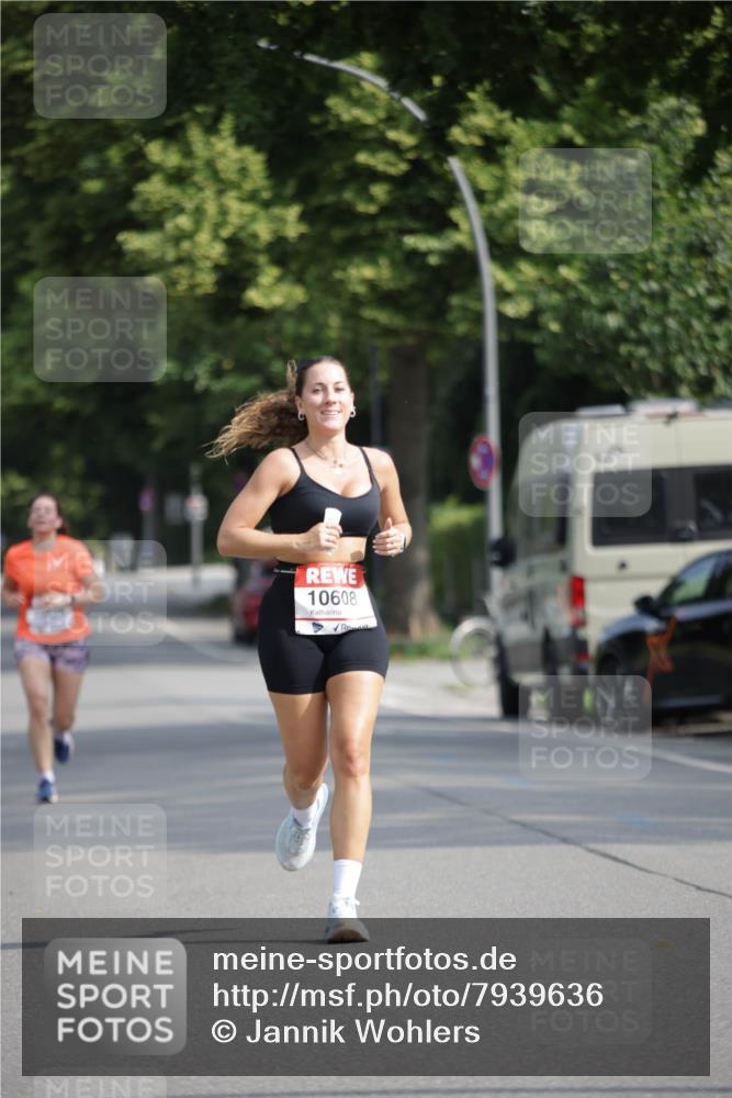 15.06.2025 - REWE Women's Run Jannik Wohlers http://msf.ph/oto/7939636 15.06.2025 08:44:54 Laufen 10608 meine-sportfotos.de