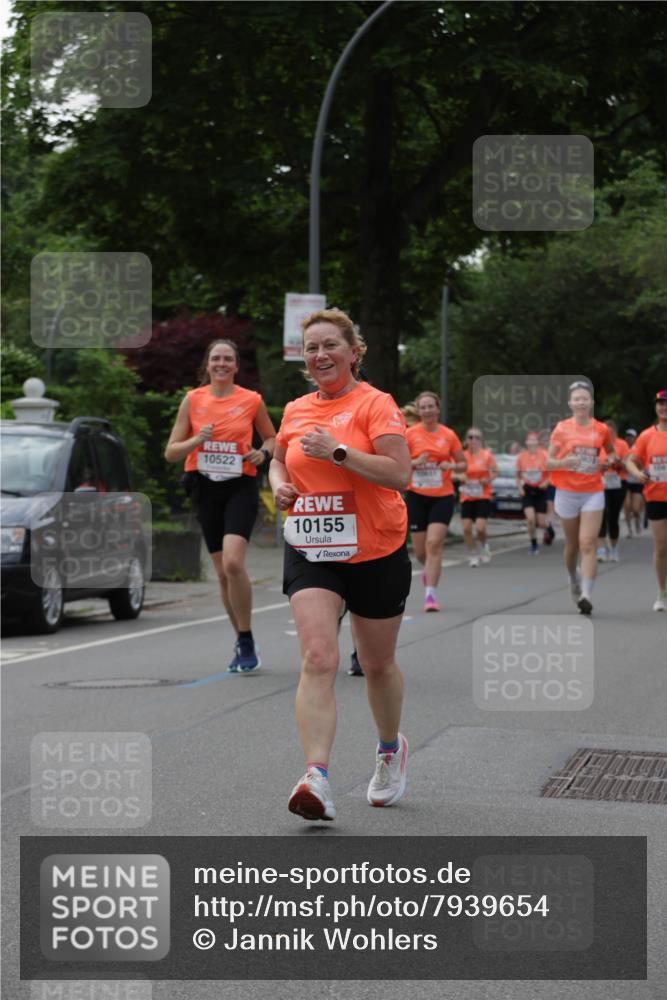 15.06.2025 - REWE Women's Run Jannik Wohlers http://msf.ph/oto/7939654 15.06.2025 08:27:33 Laufen 10522, 10155, 108 meine-sportfotos.de