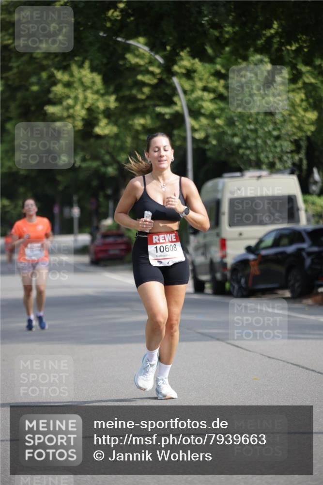 15.06.2025 - REWE Women's Run Jannik Wohlers http://msf.ph/oto/7939663 15.06.2025 08:44:55 Laufen 10608 meine-sportfotos.de