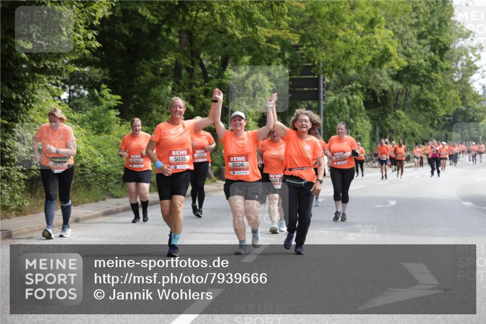 15.06.2025 - REWE Women's Run Jannik Wohlers http://msf.ph/oto/7939666 15.06.2025 10:14:48 Laufen 5237, 5165, 5035, 5614, 5036, 538, 5588 meine-sportfotos.de