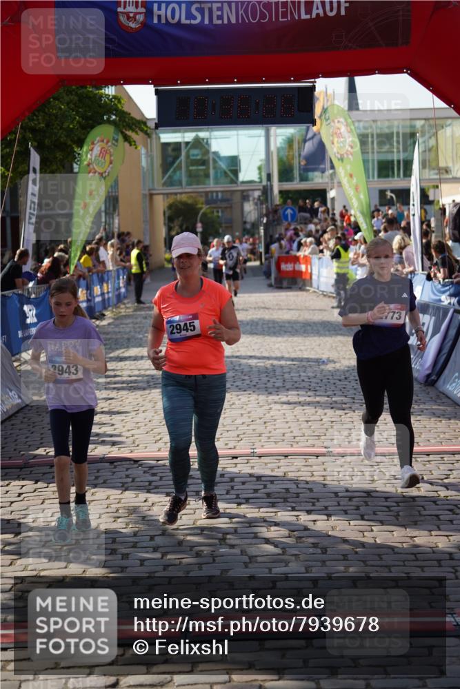 13.06.2025 - Holstenköstenlauf Felixshl http://msf.ph/oto/7939678 13.06.2025 18:06:27 Laufen 2405, 2943, 2945, 3297, 3760 meine-sportfotos.de