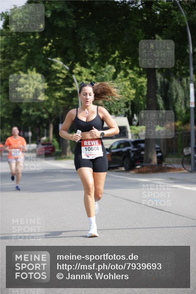 15.06.2025 - REWE Women's Run Jannik Wohlers http://msf.ph/oto/7939693 15.06.2025 08:44:56 Laufen 10608 meine-sportfotos.de