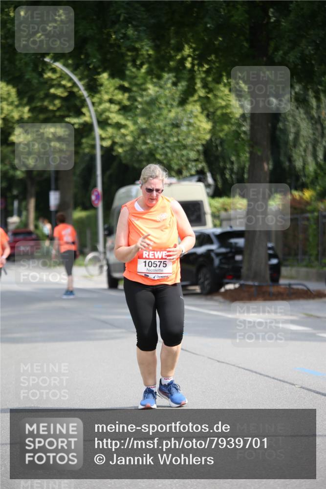 15.06.2025 - REWE Women's Run Jannik Wohlers http://msf.ph/oto/7939701 15.06.2025 09:57:49 Laufen 10575 meine-sportfotos.de