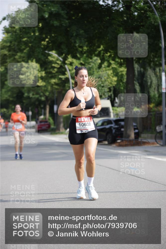 15.06.2025 - REWE Women's Run Jannik Wohlers http://msf.ph/oto/7939706 15.06.2025 08:44:56 Laufen 10608 meine-sportfotos.de