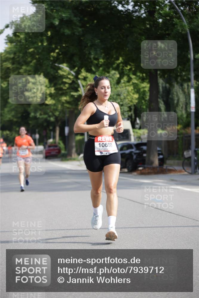 15.06.2025 - REWE Women's Run Jannik Wohlers http://msf.ph/oto/7939712 15.06.2025 08:44:56 Laufen 10608 meine-sportfotos.de