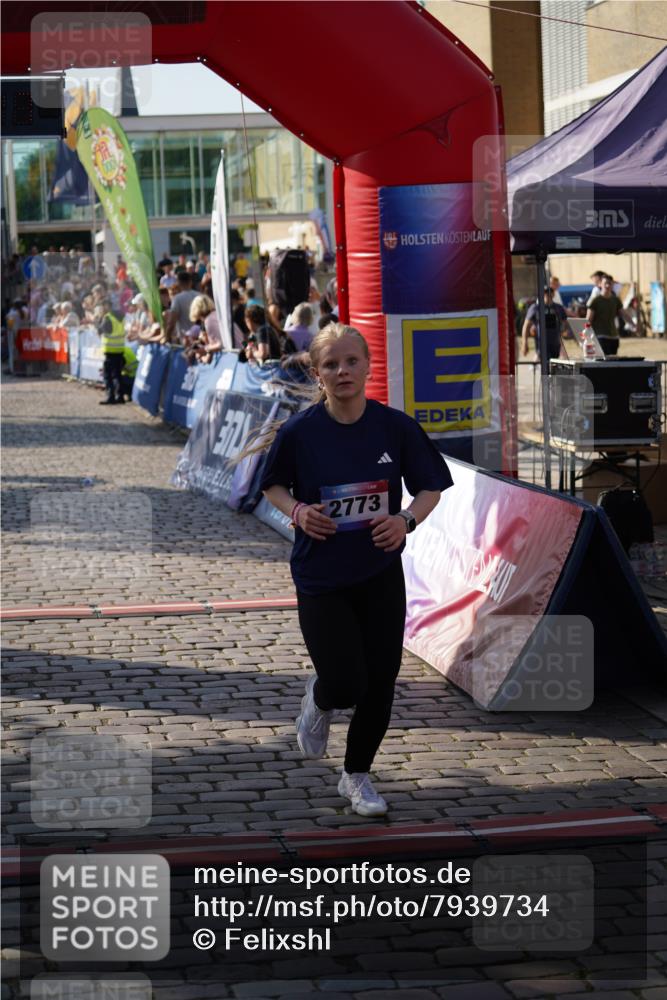 13.06.2025 - Holstenköstenlauf Felixshl http://msf.ph/oto/7939734 13.06.2025 18:06:28 Laufen 2405, 2943, 2945, 3297, 3760 meine-sportfotos.de