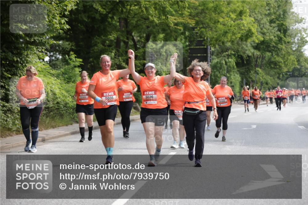 15.06.2025 - REWE Women's Run Jannik Wohlers http://msf.ph/oto/7939750 15.06.2025 10:14:49 Laufen 5165, 5035, 5237, 5036, 53821, 5588 meine-sportfotos.de