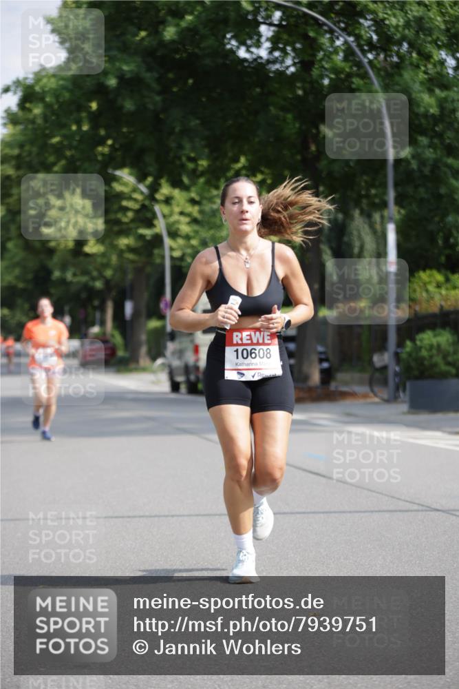 15.06.2025 - REWE Women's Run Jannik Wohlers http://msf.ph/oto/7939751 15.06.2025 08:44:57 Laufen 10608 meine-sportfotos.de