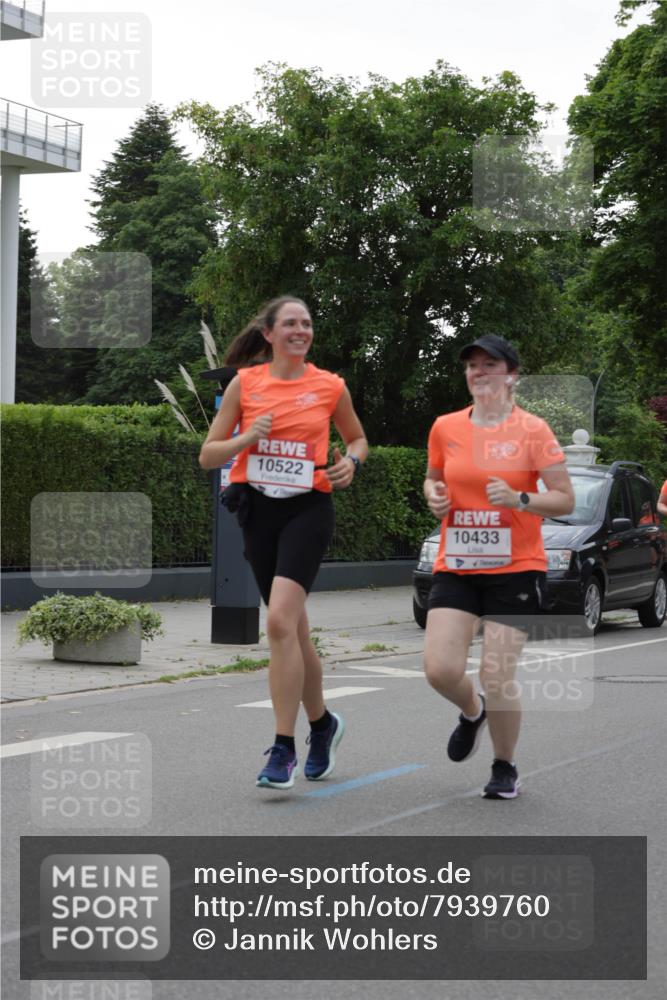 15.06.2025 - REWE Women's Run Jannik Wohlers http://msf.ph/oto/7939760 15.06.2025 08:27:35 Laufen 10522, 10433 meine-sportfotos.de