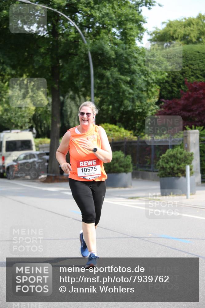 15.06.2025 - REWE Women's Run Jannik Wohlers http://msf.ph/oto/7939762 15.06.2025 09:57:52 Laufen 10575 meine-sportfotos.de