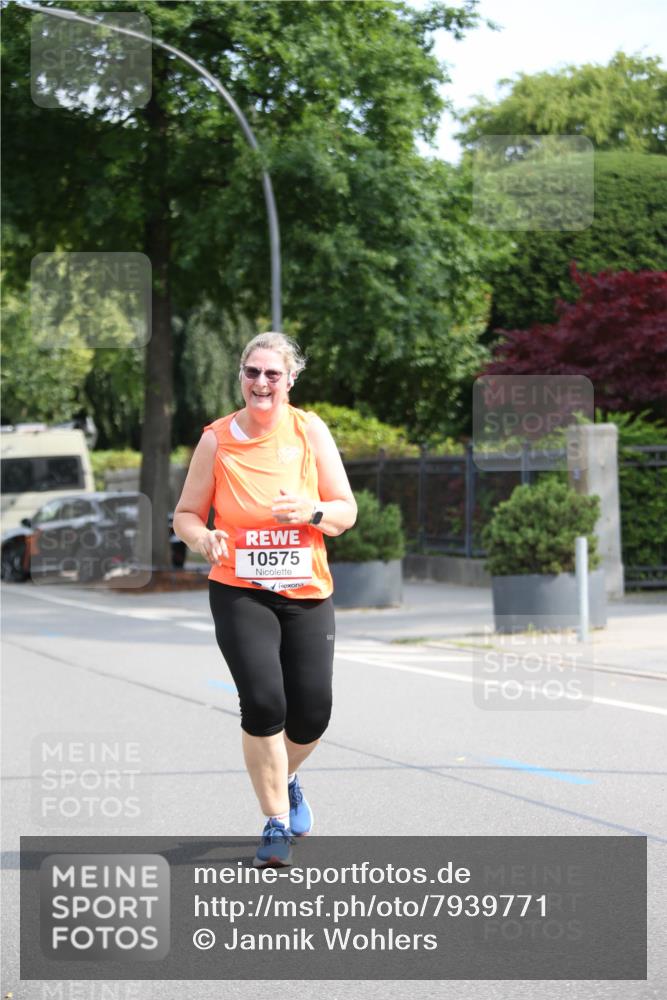 15.06.2025 - REWE Women's Run Jannik Wohlers http://msf.ph/oto/7939771 15.06.2025 09:57:52 Laufen 10575 meine-sportfotos.de
