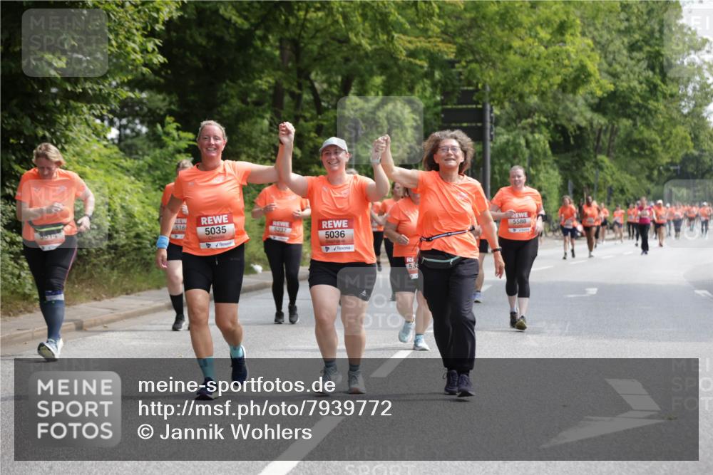 15.06.2025 - REWE Women's Run Jannik Wohlers http://msf.ph/oto/7939772 15.06.2025 10:14:49 Laufen 516, 5035, 5237, 5036, 53, 5588 meine-sportfotos.de