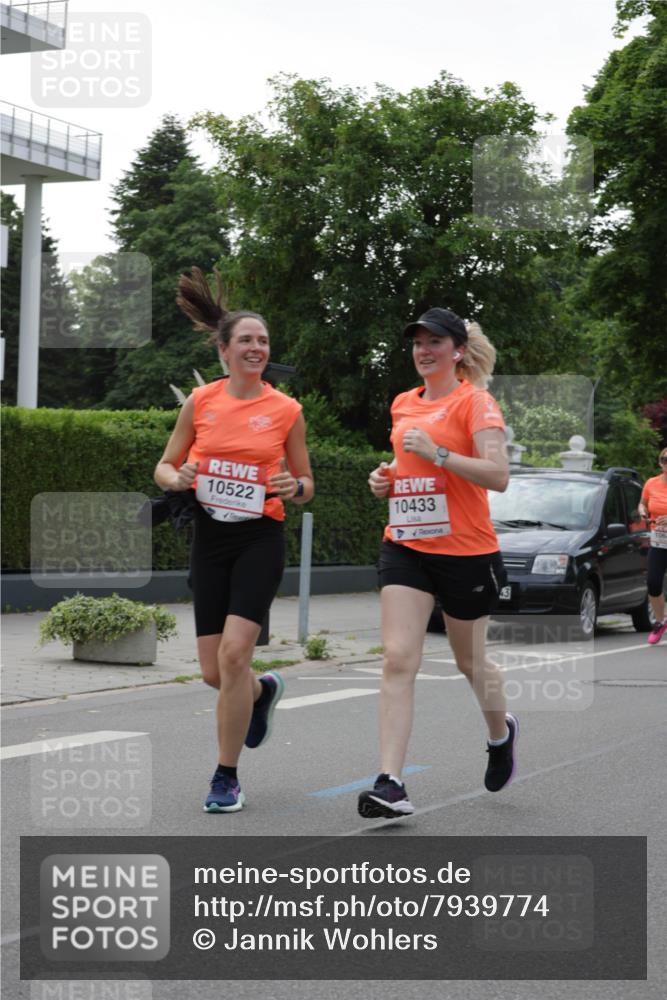 15.06.2025 - REWE Women's Run Jannik Wohlers http://msf.ph/oto/7939774 15.06.2025 08:27:35 Laufen 10522, 10433 meine-sportfotos.de