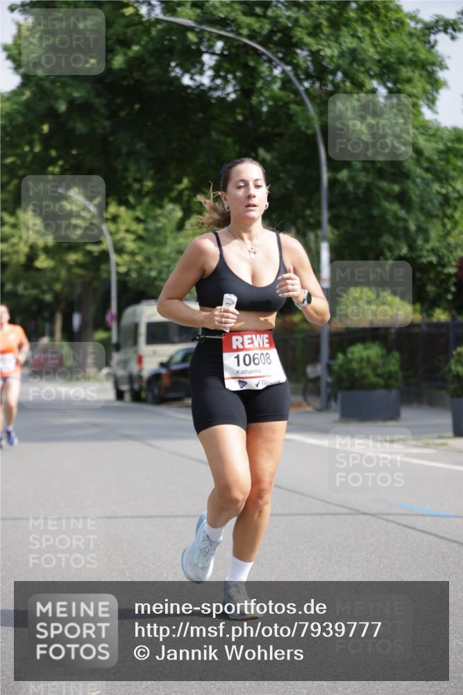 15.06.2025 - REWE Women's Run Jannik Wohlers http://msf.ph/oto/7939777 15.06.2025 08:44:57 Laufen 10608 meine-sportfotos.de