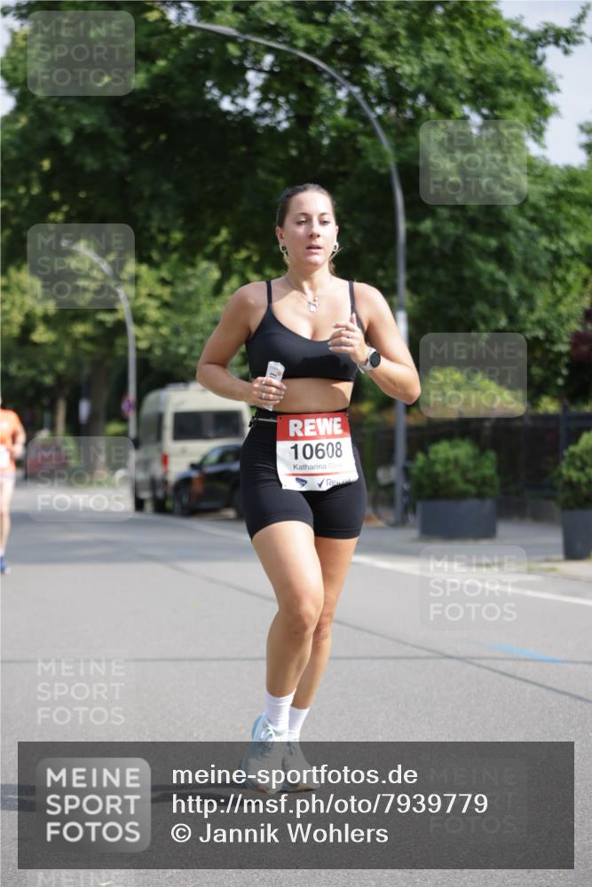 15.06.2025 - REWE Women's Run Jannik Wohlers http://msf.ph/oto/7939779 15.06.2025 08:44:57 Laufen 10608 meine-sportfotos.de