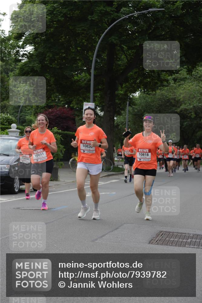 15.06.2025 - REWE Women's Run Jannik Wohlers http://msf.ph/oto/7939782 15.06.2025 08:27:36 Laufen 10826, 10646, 10651, 10818 meine-sportfotos.de
