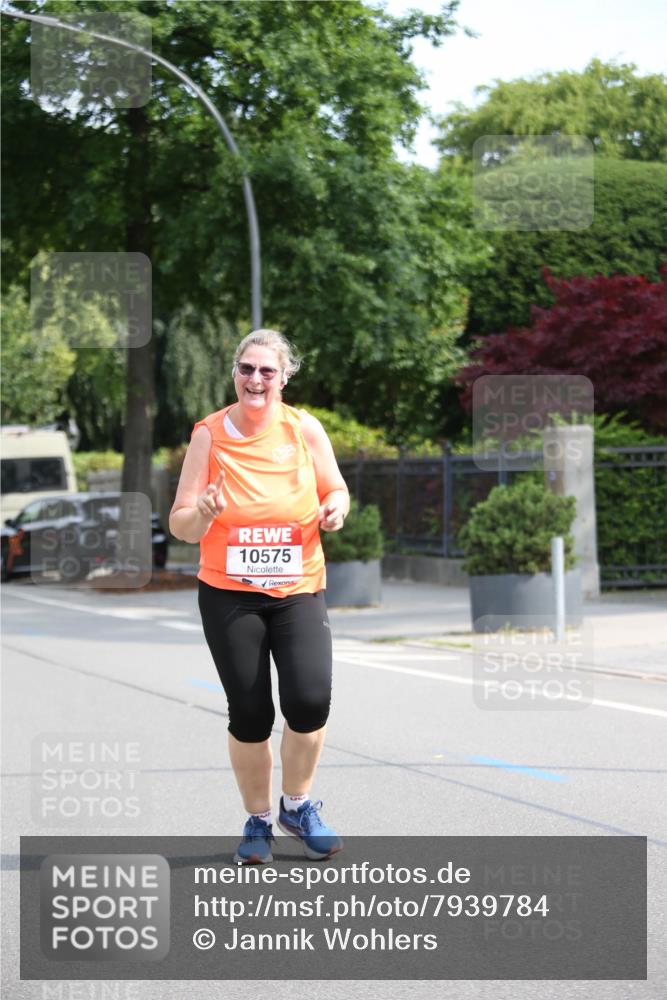 15.06.2025 - REWE Women's Run Jannik Wohlers http://msf.ph/oto/7939784 15.06.2025 09:57:52 Laufen 10575 meine-sportfotos.de