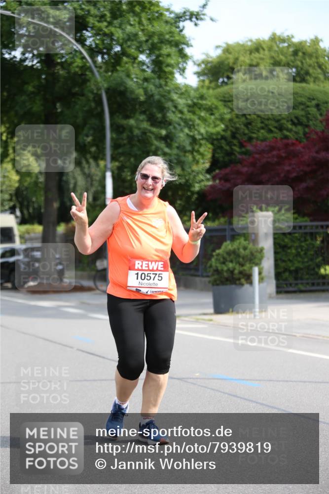 15.06.2025 - REWE Women's Run Jannik Wohlers http://msf.ph/oto/7939819 15.06.2025 09:57:52 Laufen 10575 meine-sportfotos.de