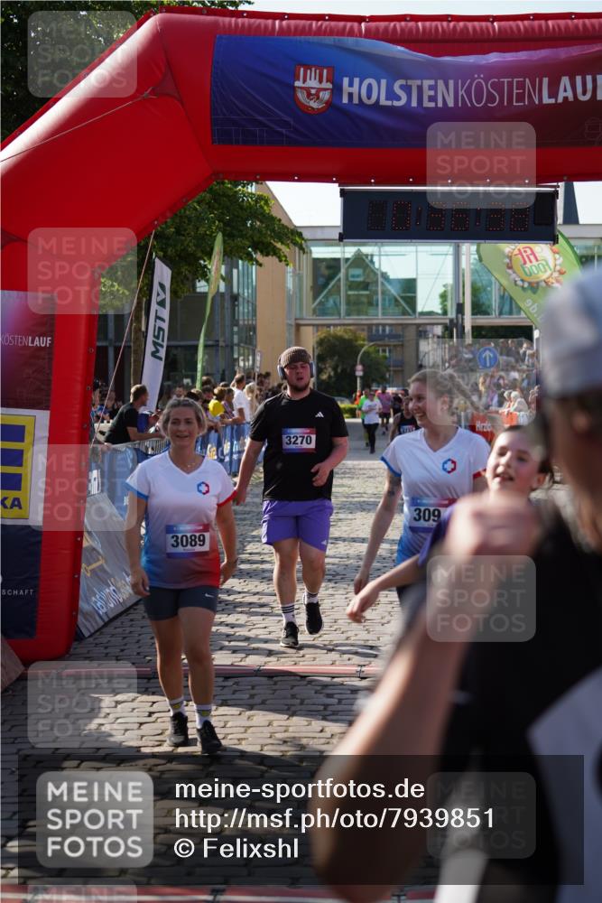 13.06.2025 - Holstenköstenlauf Felixshl http://msf.ph/oto/7939851 13.06.2025 18:06:39 Laufen 2527, 3044, 3089, 3094, 3270, 3571, 3737 meine-sportfotos.de