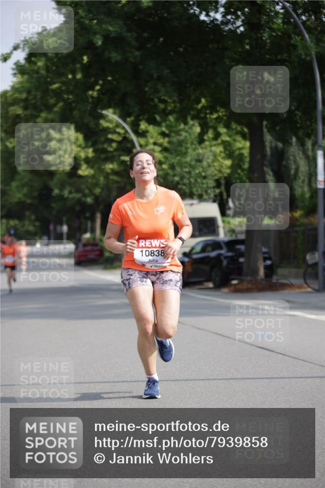 15.06.2025 - REWE Women's Run Jannik Wohlers http://msf.ph/oto/7939858 15.06.2025 08:45:01 Laufen 10838 meine-sportfotos.de
