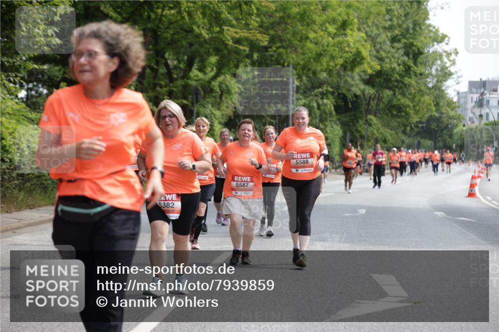 15.06.2025 - REWE Women's Run Jannik Wohlers http://msf.ph/oto/7939859 15.06.2025 10:14:52 Laufen 82, 5382, 5587, 5588 meine-sportfotos.de