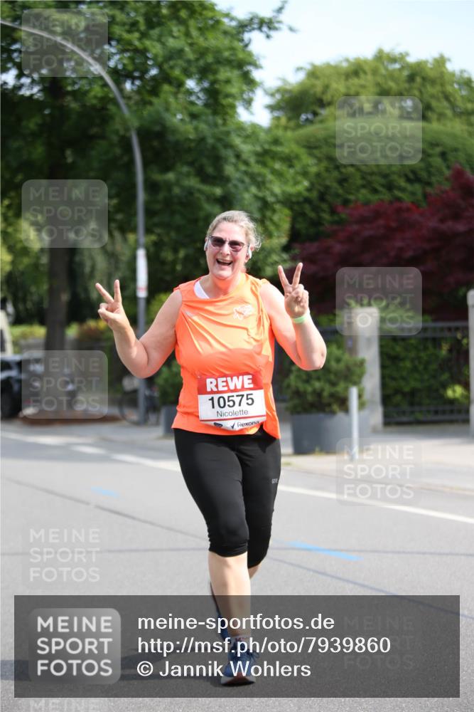 15.06.2025 - REWE Women's Run Jannik Wohlers http://msf.ph/oto/7939860 15.06.2025 09:57:53 Laufen 10575 meine-sportfotos.de