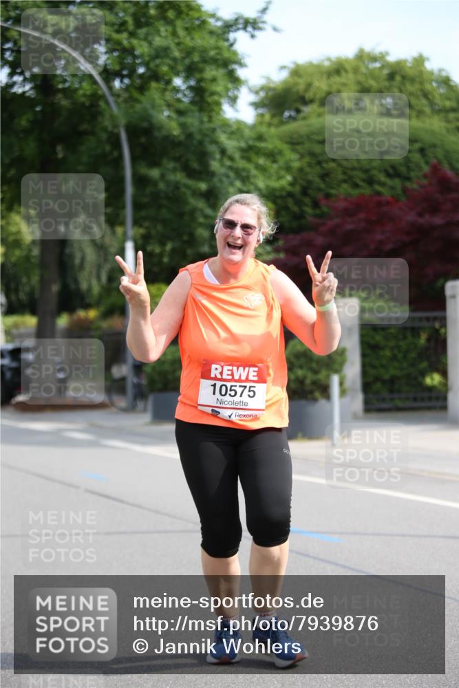 15.06.2025 - REWE Women's Run Jannik Wohlers http://msf.ph/oto/7939876 15.06.2025 09:57:53 Laufen 10575 meine-sportfotos.de